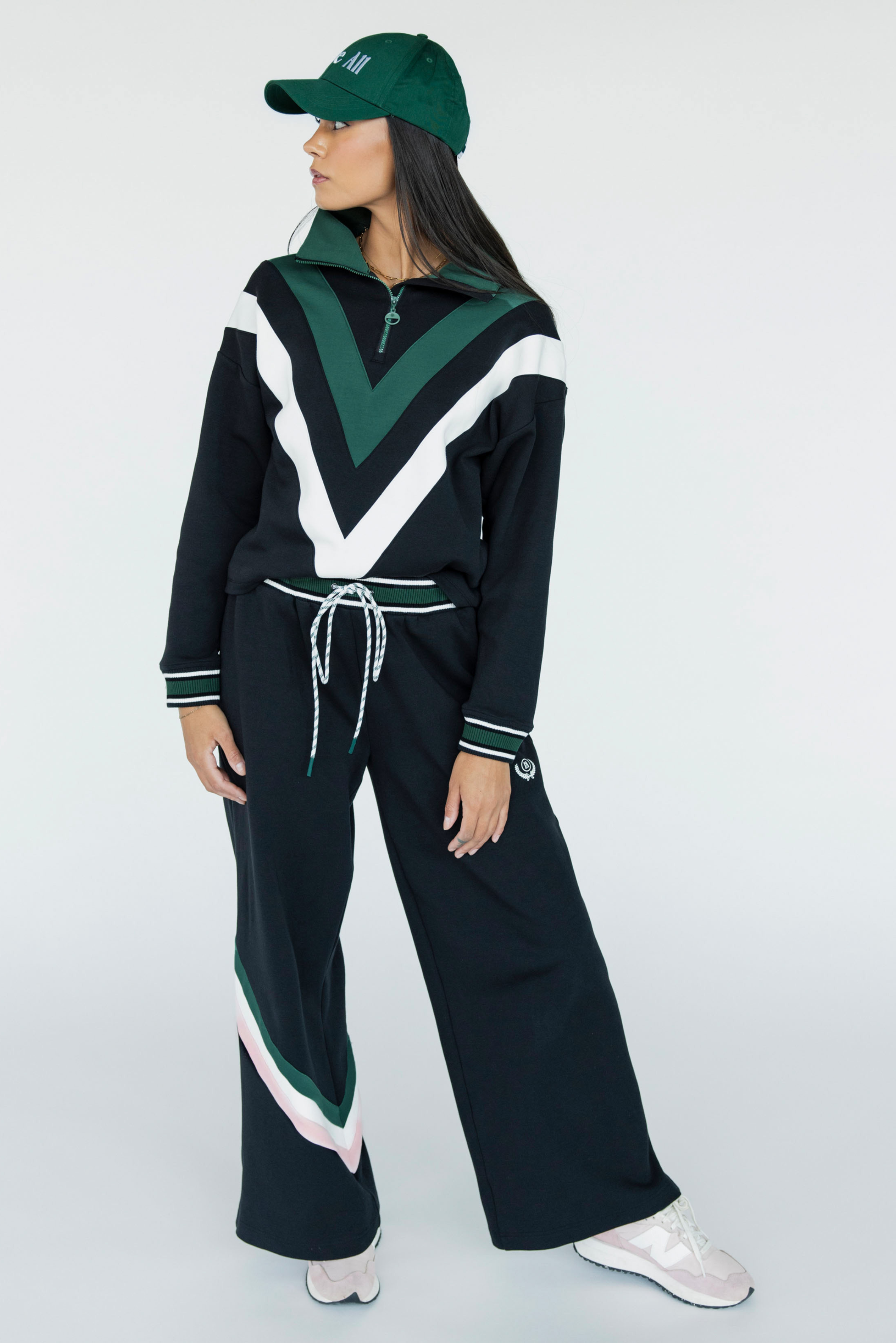 Suie Sweatshirt - Black – foreall.com